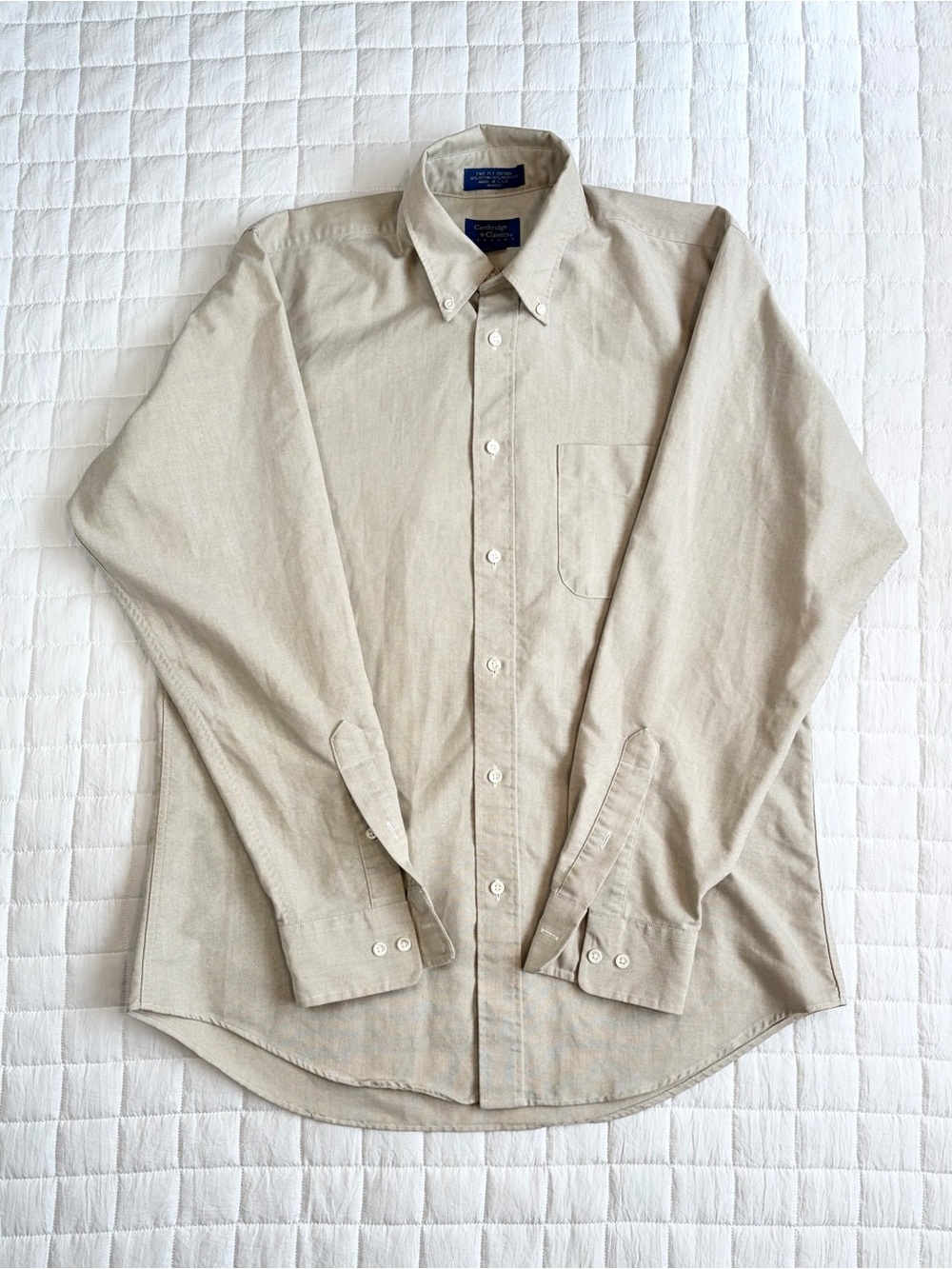 VTG Cambridge Classics Men's Beige Long-Sleeved Button-Up Size 15 1/2 - 34/35